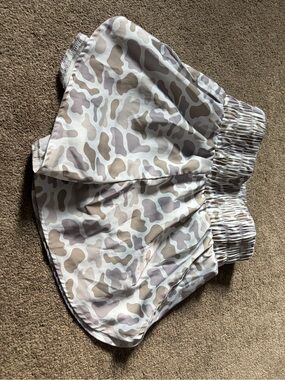 Women’s Athletic Running Shorts in Neutral Camo